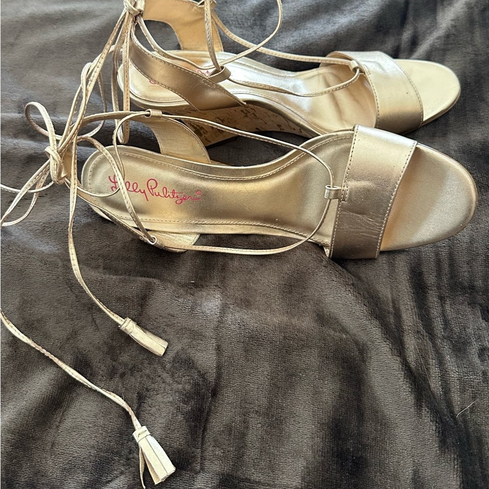 Lilly Pulitzer gold wedge sandals- Size 8.5